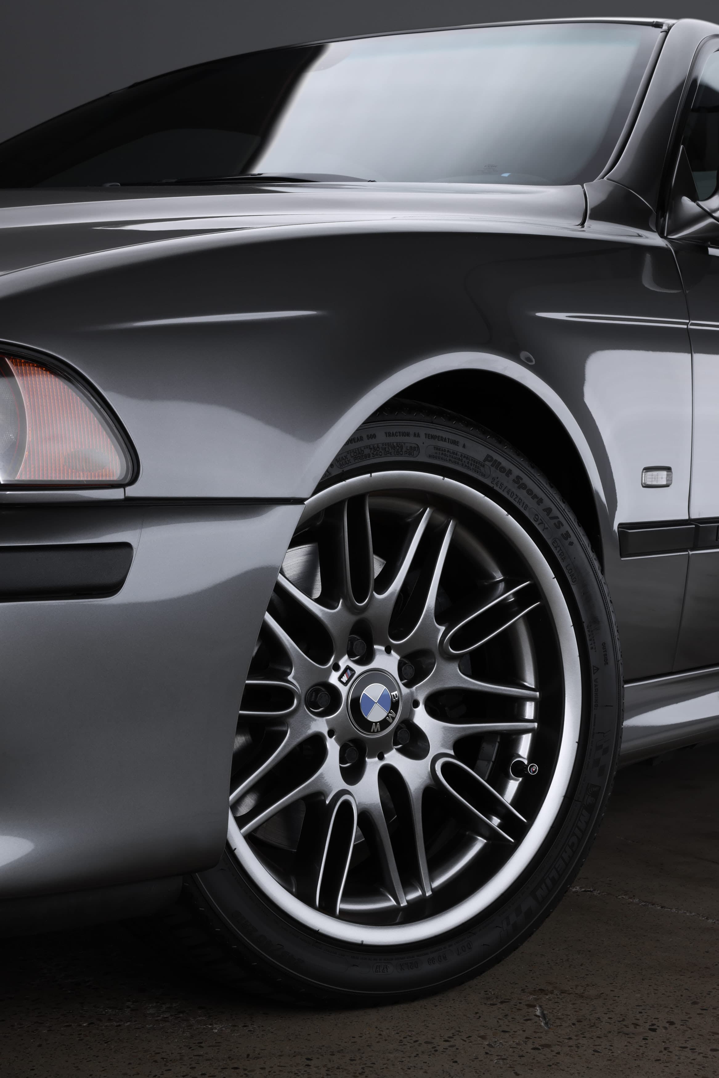 BMW E39 M5 in EAG shop