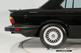 1988 BMW M5 Manual Sedan