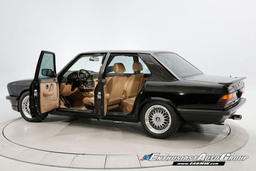 1988 BMW M5 Manual Sedan